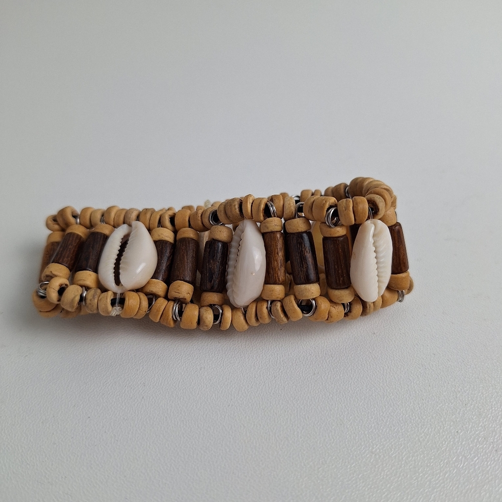 Cowry shells and Wooden beads Stretch bracelet Handmade